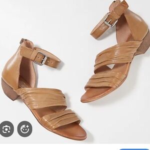 NIB Miz Mooz sz 39 US 9 Cassie leather sandals wheat brown color